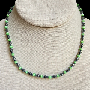 Hematite and green cat’s eye glass alternating beads dainty necklace